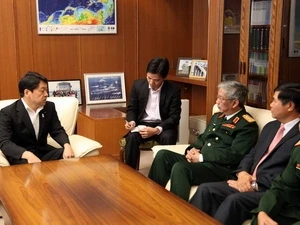 Deputy Defence Minister Vinh paid a cordial visit to Japanese Defence Minister Itsunori Onodera (Photo:VNA)